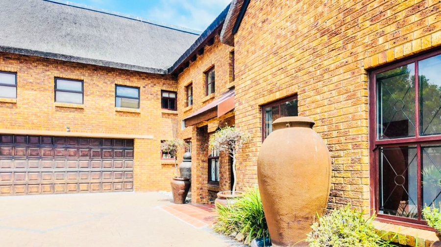 5 Bedroom Property for Sale in Parklands Western Cape